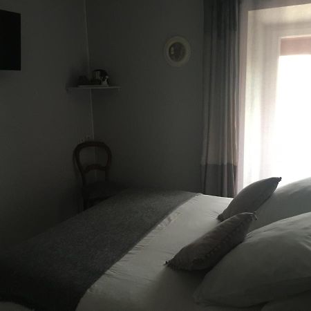 L'Un Des Sens Hotel Villefranche-de-Lonchat Екстериор снимка