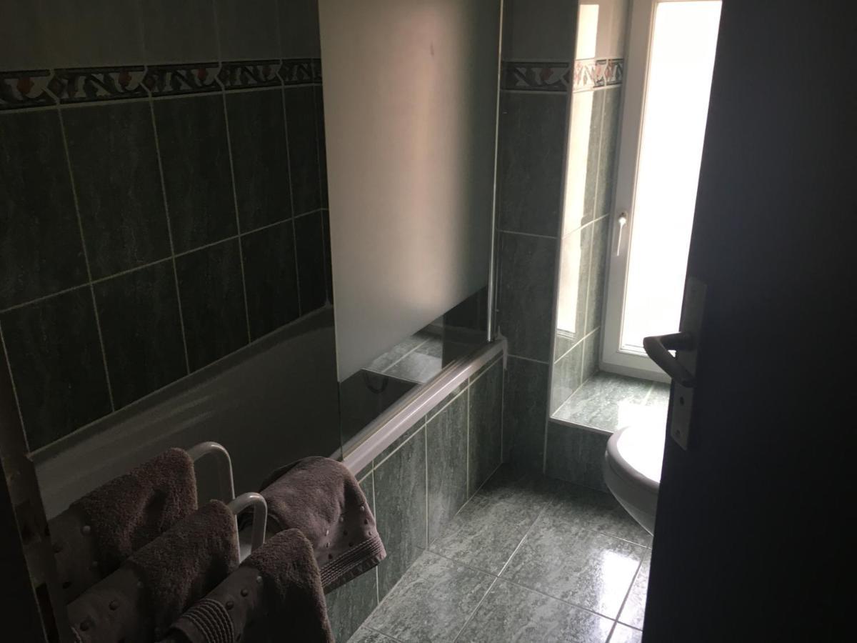 L'Un Des Sens Hotel Villefranche-de-Lonchat Екстериор снимка